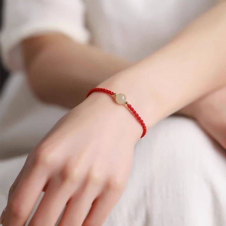本命年和田玉轉運珠紅繩手鏈 - 傳統吉祥,時尚典雅